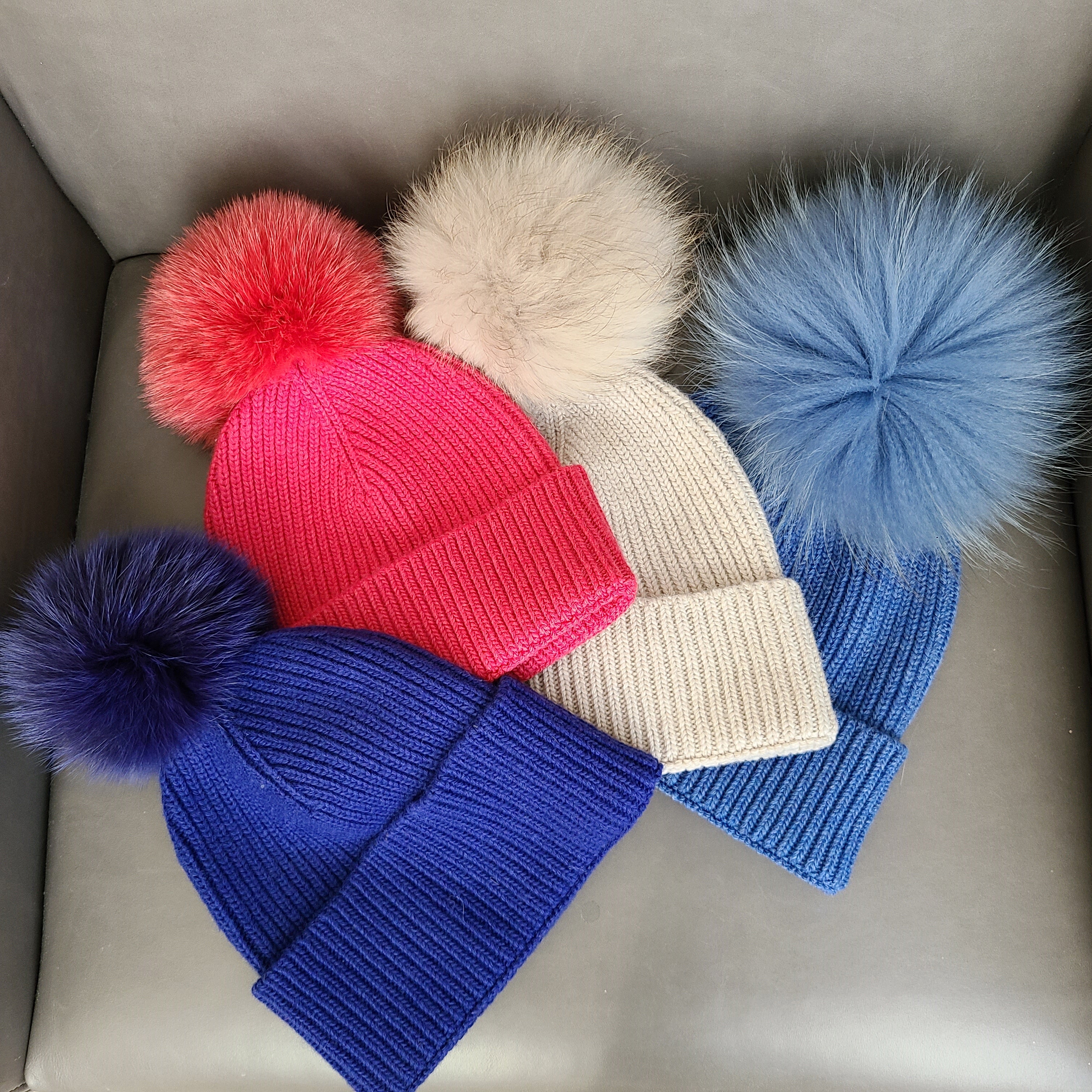 Italy made classic Knit pom pom beanie hat
