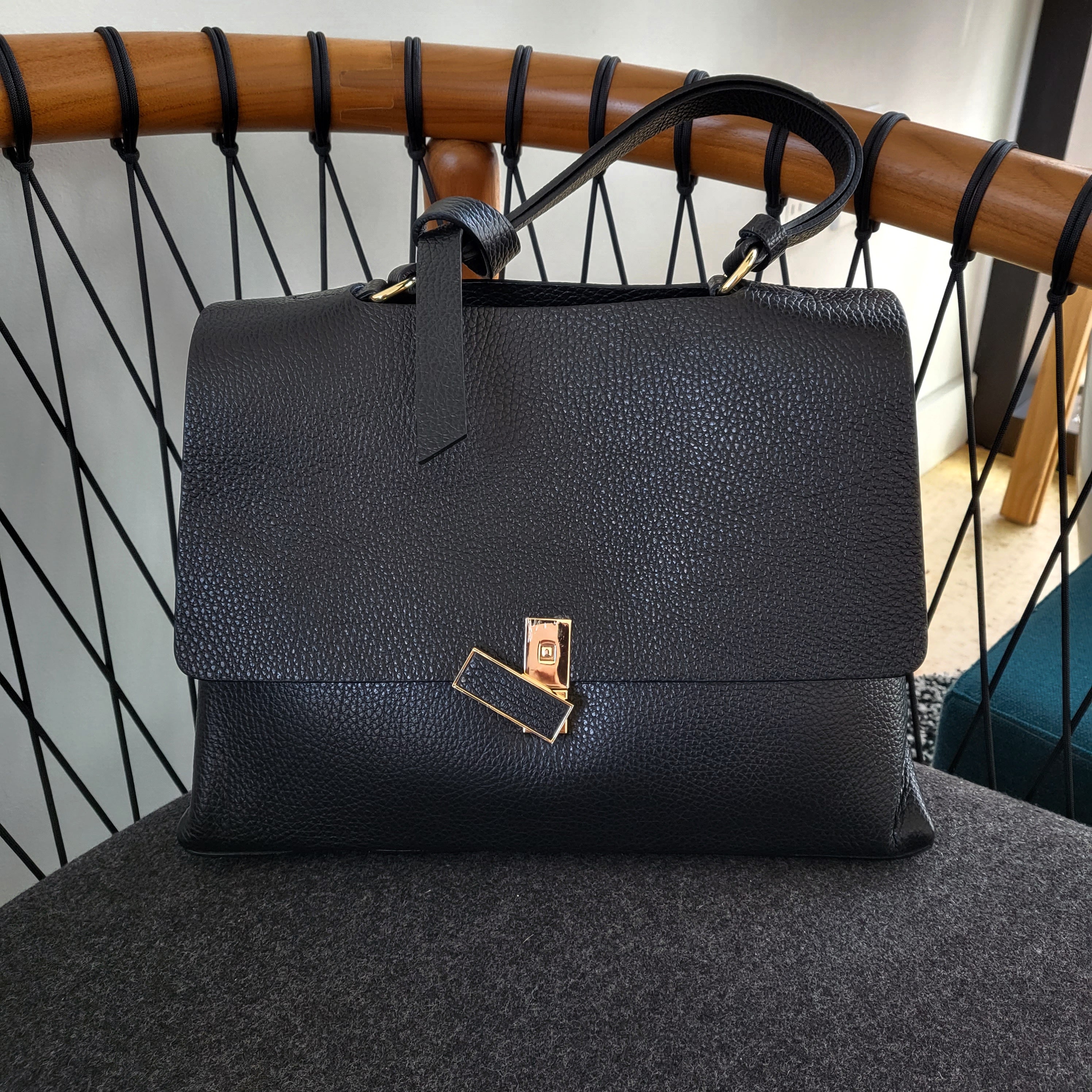 Iminglobal Italy Leather Shoulder cross flap Marco tote bag