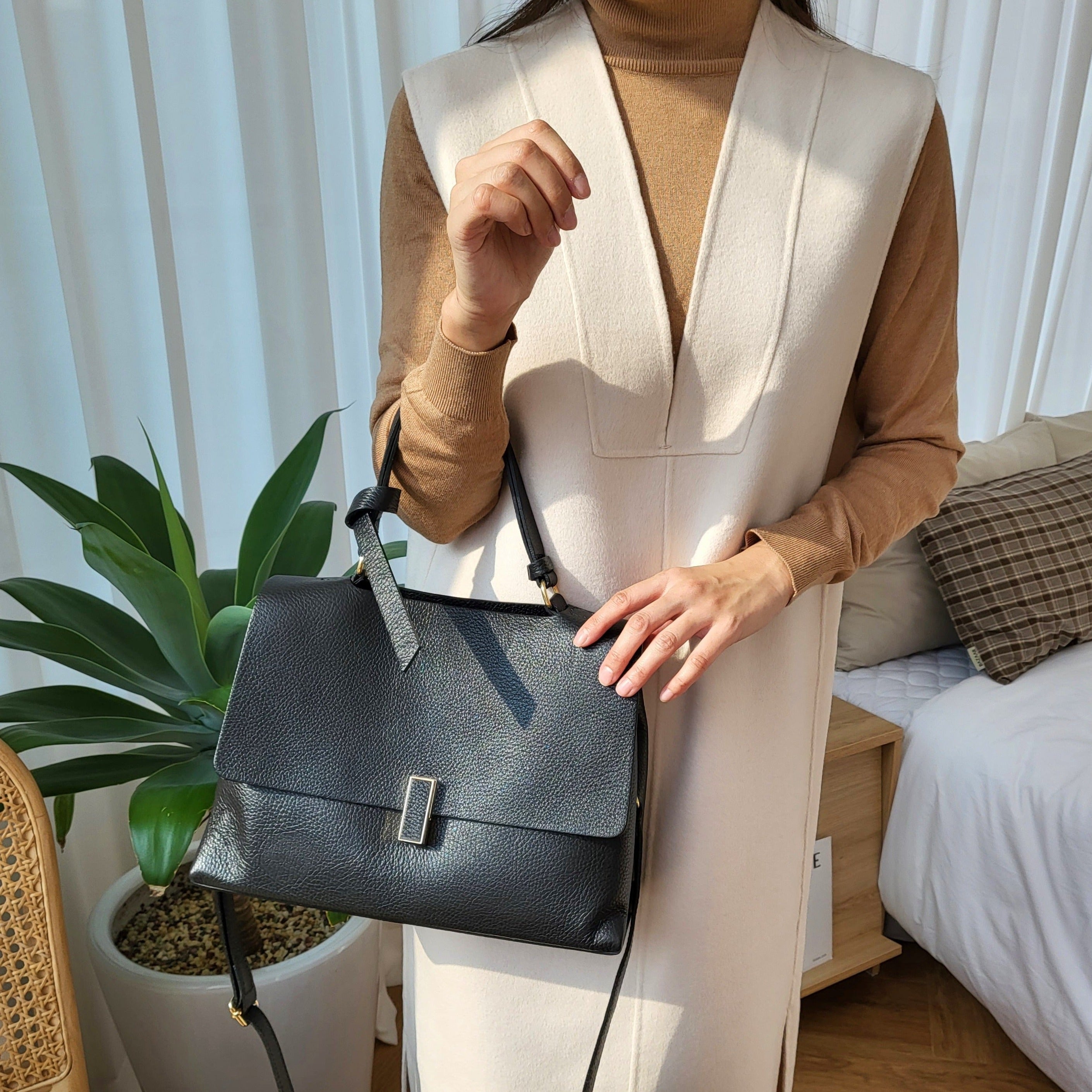 Iminglobal Italy Leather Shoulder cross flap Marco tote bag